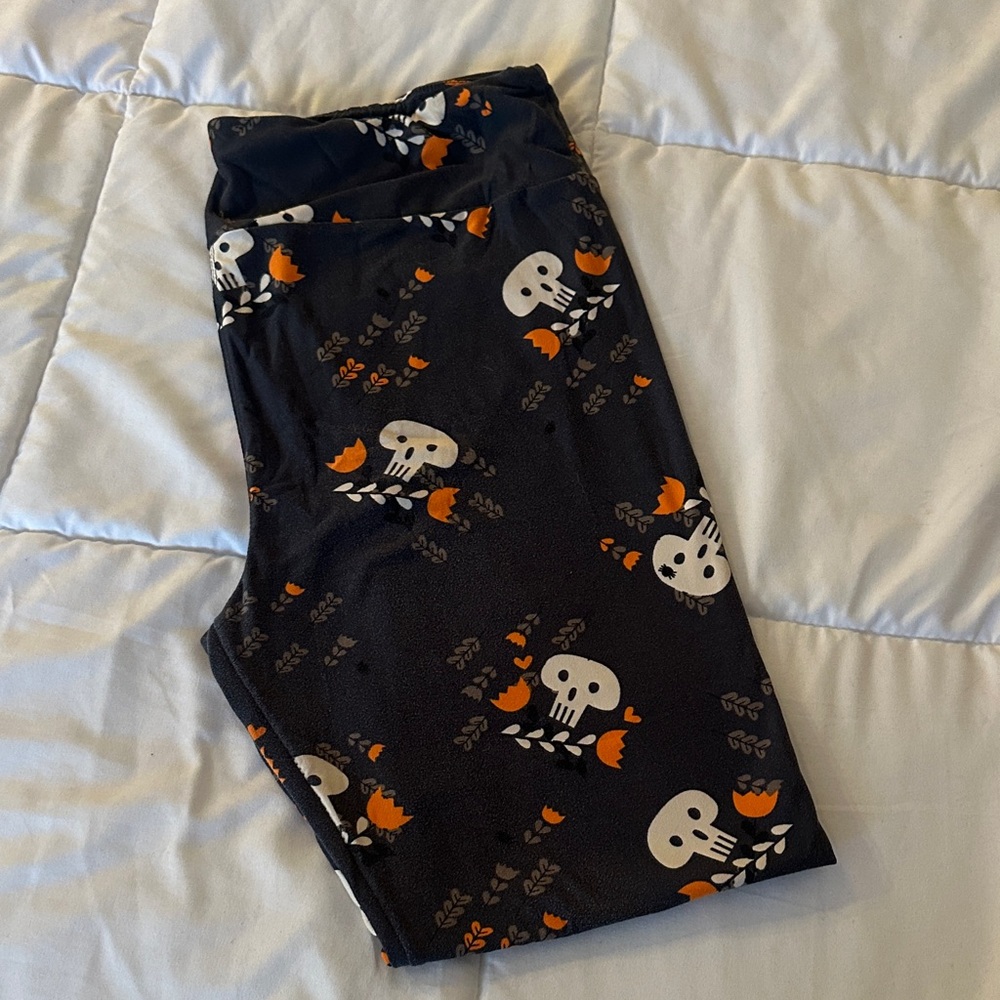 LuLaRoe Black and Orange Skull Leggings Halloween